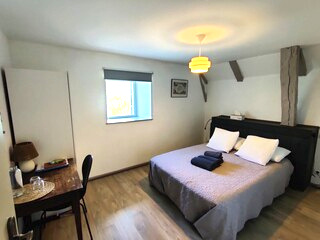 Angele room Salers light